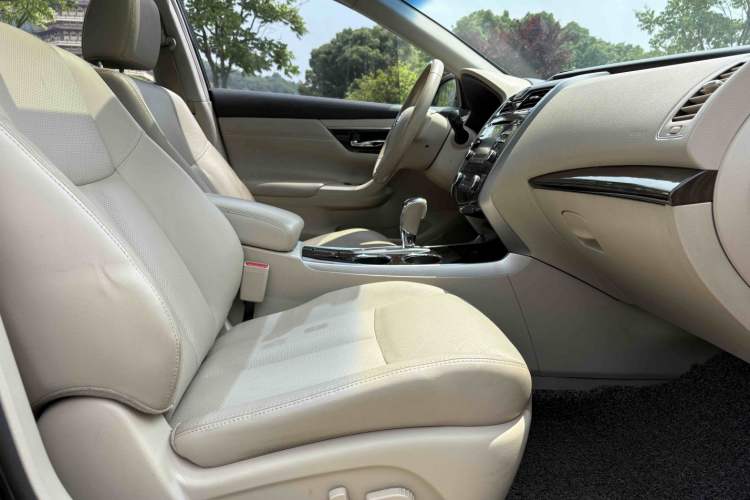 Used Nissan Teana 2014 2.0L XL Upper Tech Edition Interior 12