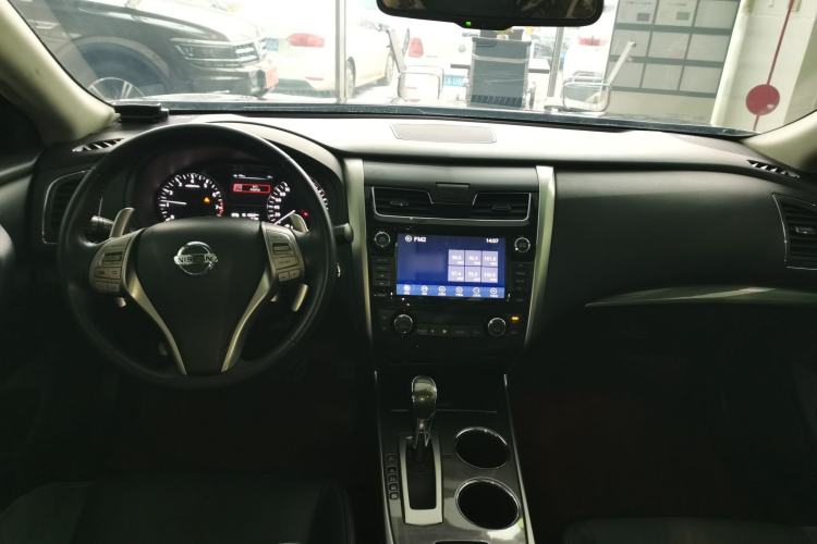 Used Nissan Teana 2014 Duke 2.5L XV Deluxe Edition Interior 2