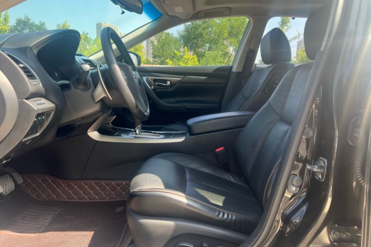 Used Nissan Teana 2014 Duke 2.5L XV Deluxe Edition Interior 2