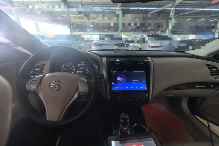 Used Nissan Teana 2014 2.0L XL Upper Tech Edition Interior 2