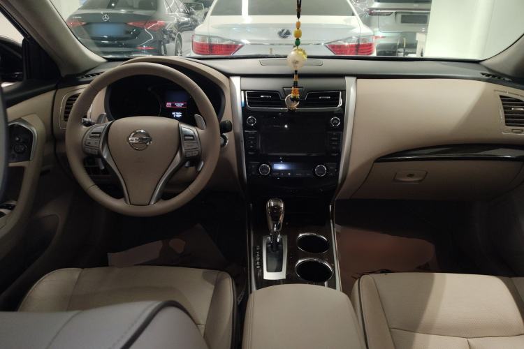 Used Nissan Teana 2014 Duke 2.5L XV Deluxe Edition Interior 2