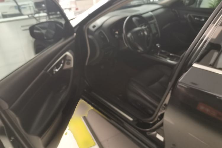 Used Nissan Teana 2014 Duke 2.5L XV Deluxe Edition Interior 3
