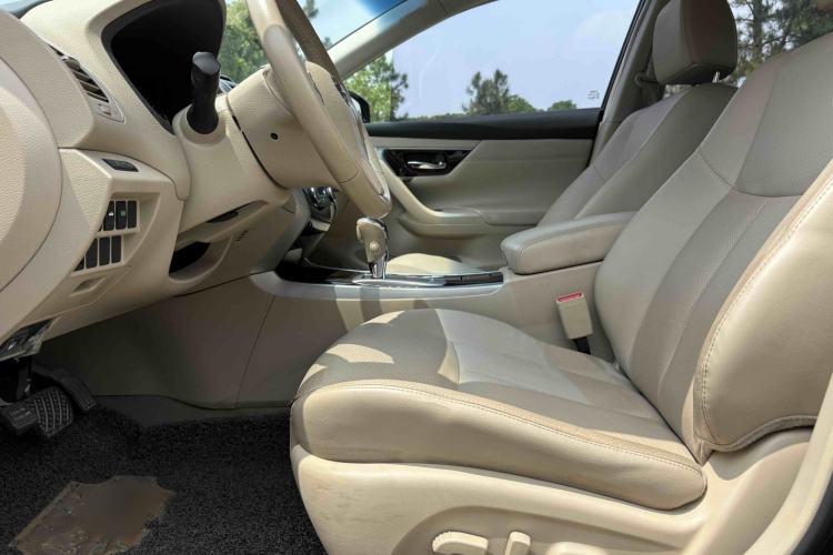 Used Nissan Teana 2014 2.0L XL Upper Tech Edition Interior 3