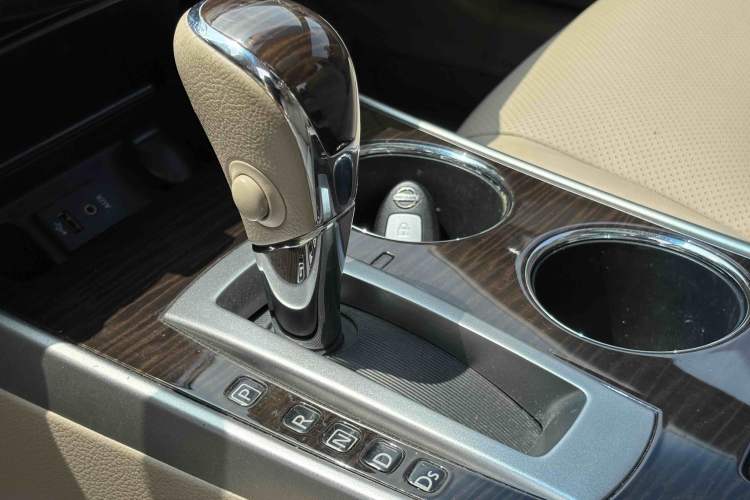 Used Nissan Teana 2014 2.0L XL Upper Tech Edition Interior 5