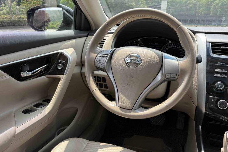 Used Nissan Teana 2014 2.0L XL Upper Tech Edition Interior 6
