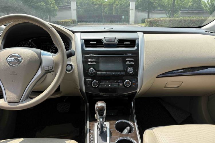 Used Nissan Teana 2014 2.0L XL Upper Tech Edition Interior 7