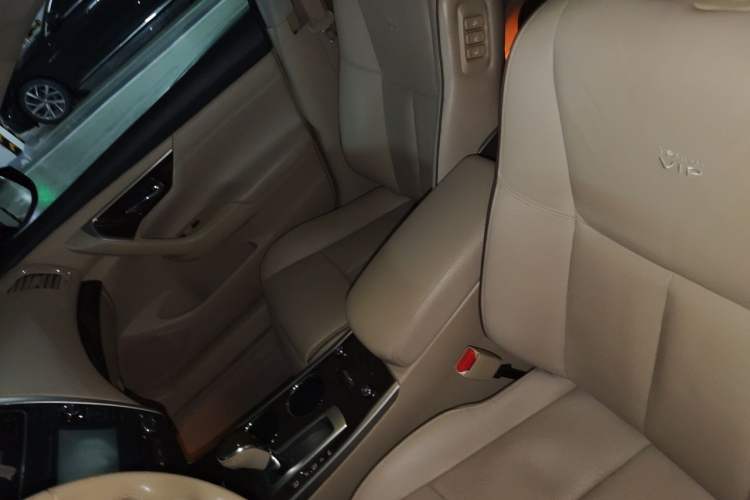 Used Nissan Teana 2014 Duke 2.5L XV-VIP Luxury Edition Left Front Seat