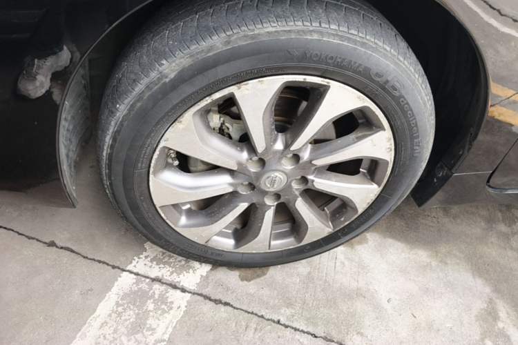 Used Nissan Teana 2014 Duke 2.5L XV Glory Edition Left Front Wheel Hub