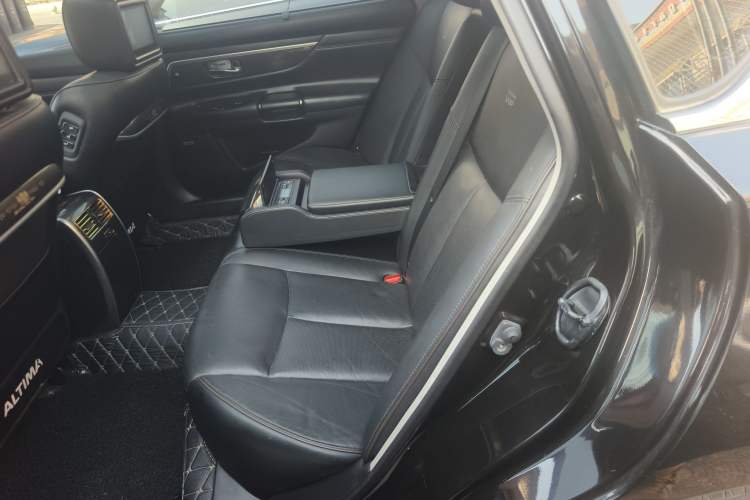 Used Nissan Teana 2014 Duke 2.5L XV-VIP Luxury Edition Left Rear Seat