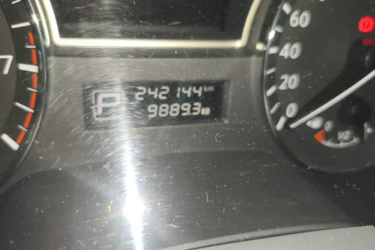 Used Nissan Teana 2014 2.0L XL Upper Tech Edition Odometer Close Up