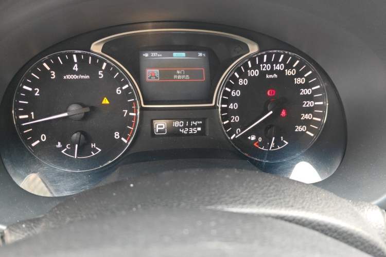 Used Nissan Teana 2014 2.0L XL Upper Tech Edition Odometer Close Up