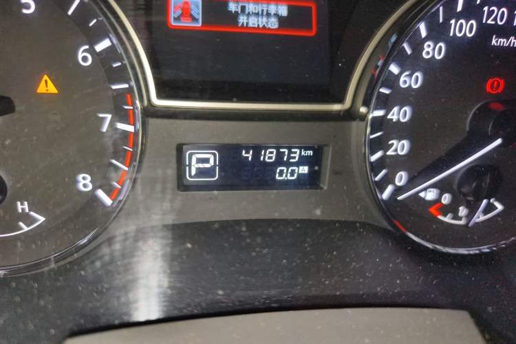 Used Nissan Teana 2014 2.5L XL Upper Tech Edition Odometer Close Up