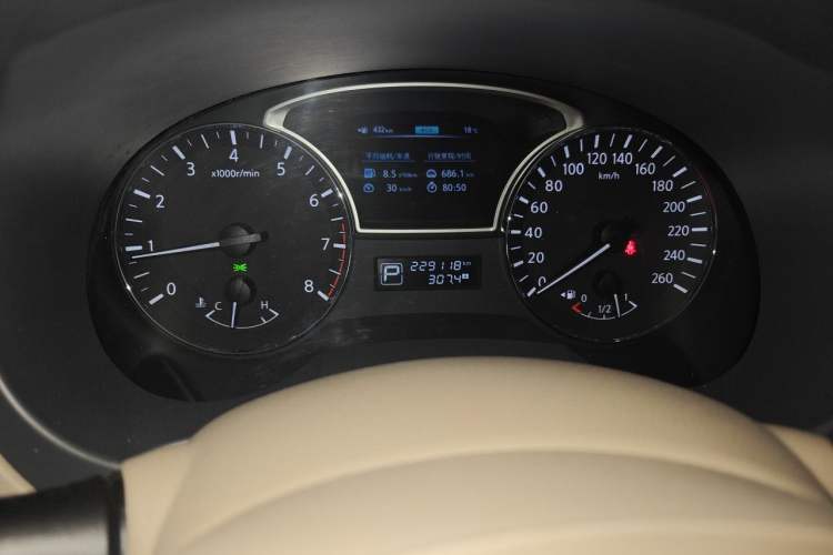 Used Nissan Teana 2014 Duke 2.5L XV Deluxe Edition Odometer Close Up