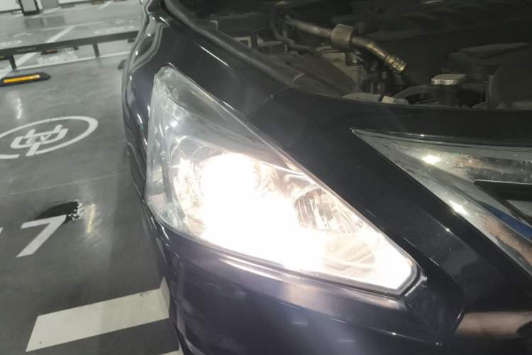 Used Nissan Teana 2014 2.0L XL Upper Tech Edition Right Front Headlight