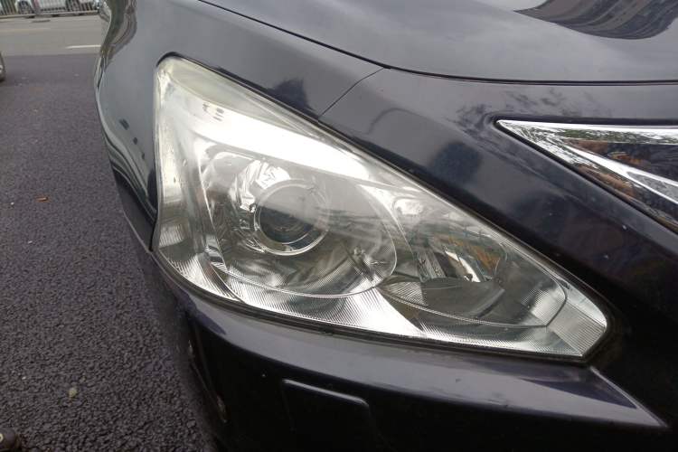 Used Nissan Teana 2014 2.5L XL Upper Tech Edition Right Front Headlight