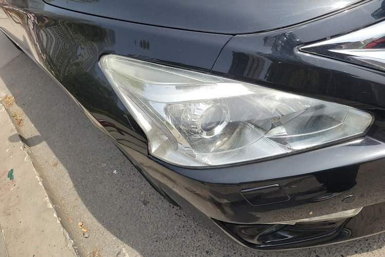 Used Nissan Teana 2014 Duke 2.5L XV Luxury Edition Right Front Headlight