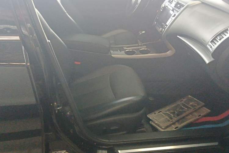 Used Nissan Teana 2014 Duke 2.5L XV Glory Edition Right Front Seat