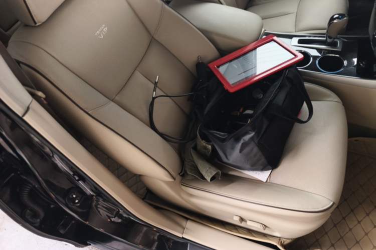 Used Nissan Teana 2014 Duke 2.5L XV Glory Edition Right Front Seat