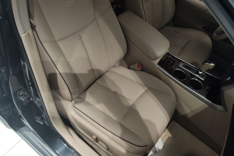 Used Nissan Teana 2014 Duke 2.5L XV Deluxe Edition Right Front Seat
