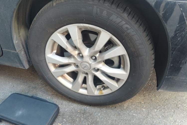Used Nissan Teana 2014 2.5L XL Upper Tech Edition Right Front Wheel Hub