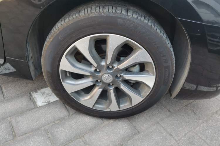 Used Nissan Teana 2014 Duke 2.5L XV Glory Edition Right Front Wheel Hub