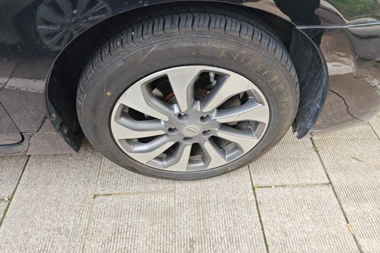 Used Nissan Teana 2014 Duke 2.5L XV Deluxe Edition Right Front Wheel Hub