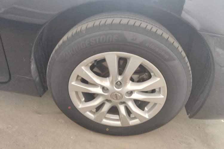 Used Nissan Teana 2014 2.0L XL Upper Tech Edition Right Front Wheel Hub