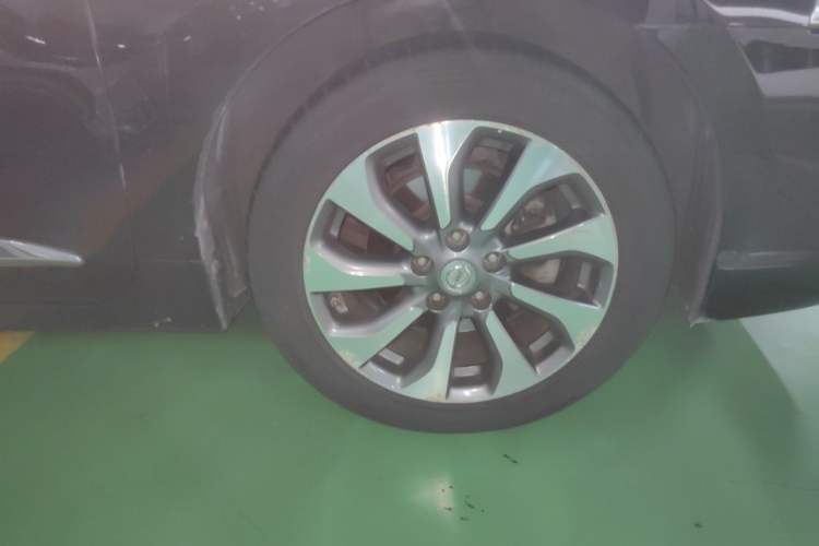 Used Nissan Teana 2014 Duke 2.5L XV Luxury Edition Right Front Wheel Hub
