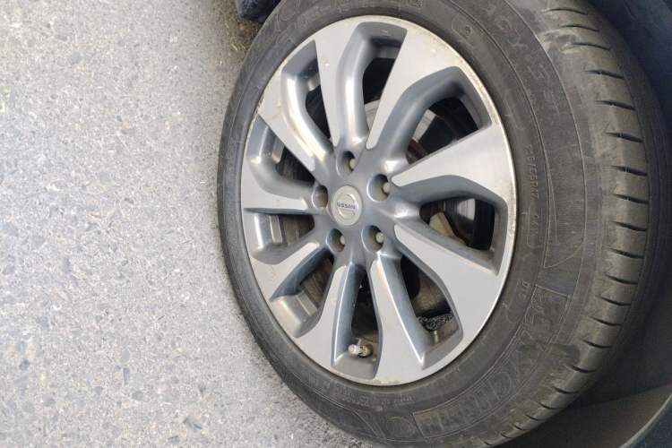 Used Nissan Teana 2014 Duke 2.5L XV Deluxe Edition Right Front Wheel Hub