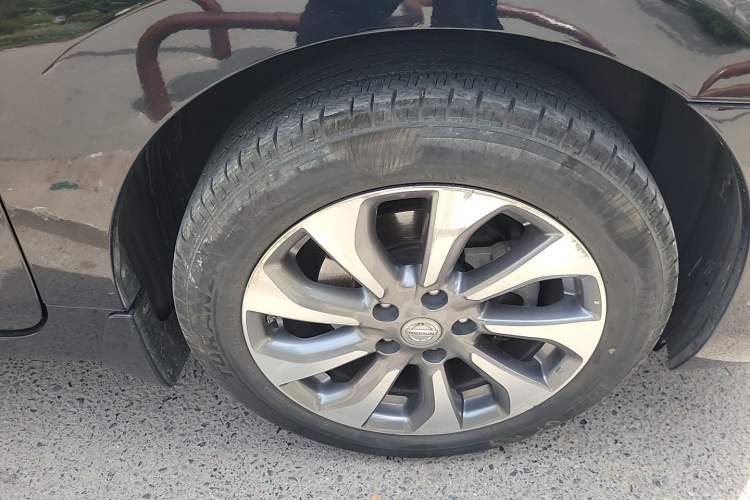 Used Nissan Teana 2014 Duke 2.5L XV Luxury Edition Right Front Wheel Hub