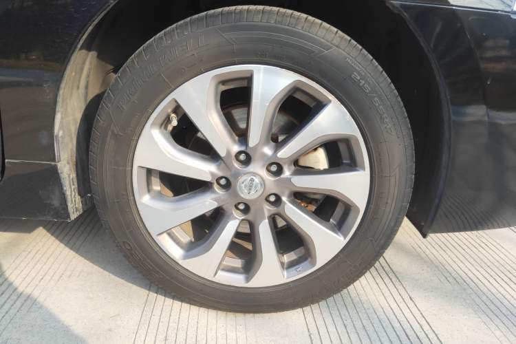 Used Nissan Teana 2014 Duke 2.5L XV Deluxe Edition Right Front Wheel Hub