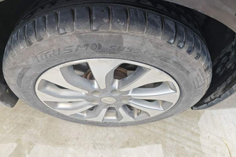 Used Nissan Teana 2014 Duke 2.5L XV Deluxe Edition Right Front Wheel Hub