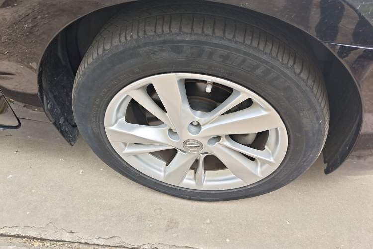 Used Nissan Teana 2014 2.5L XL Upper Tech Edition Right Front Wheel Hub