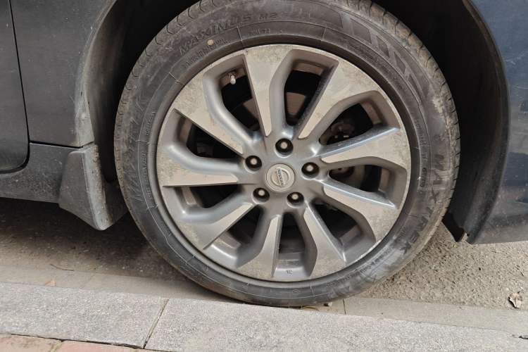 Used Nissan Teana 2014 Duke 2.5L XV-VIP Luxury Edition Right Front Wheel Hub