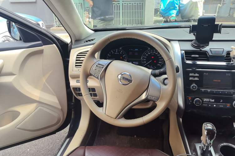 Used Nissan Teana 2014 2.0L XL Upper Tech Edition Steering Wheel