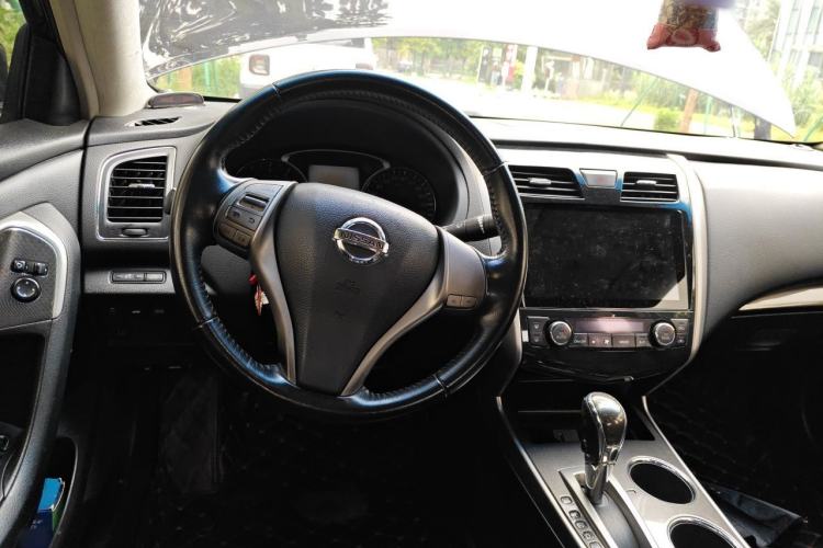 Used Nissan Teana 2014 2.0L XL Upper Tech Edition Steering Wheel