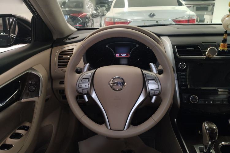 Used Nissan Teana 2014 Duke 2.5L XV Deluxe Edition Steering Wheel
