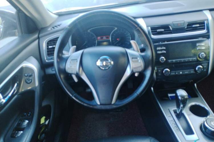 Used Nissan Teana 2014 Duke 2.5L XV Deluxe Edition Steering Wheel
