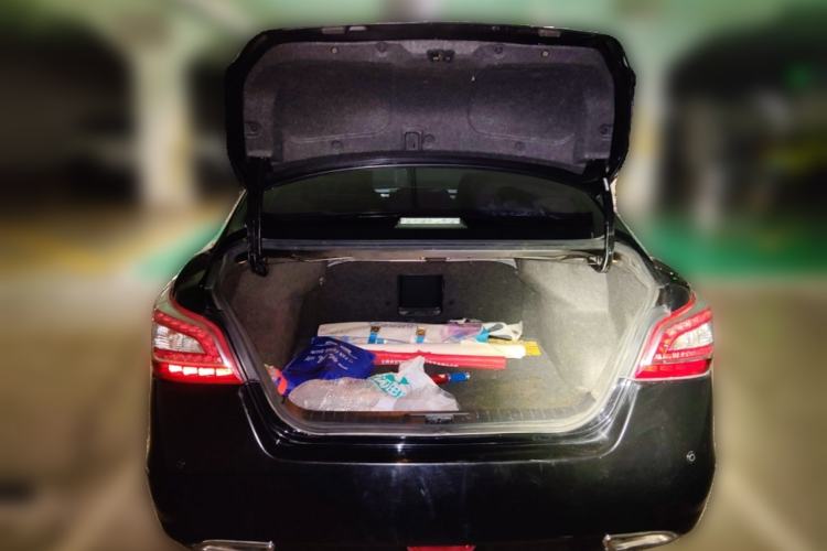 Used Nissan Teana 2014 Duke 2.5L XV Deluxe Edition Trunk