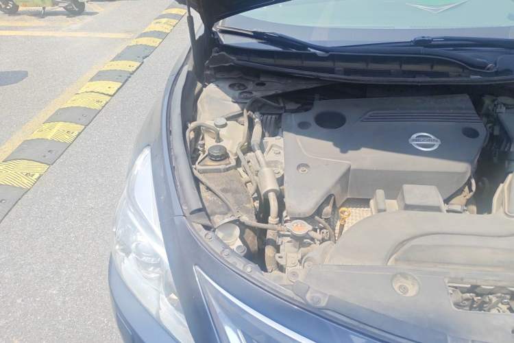 Used Nissan Teana 2014 Duke 2.5L XV-VIP Luxury Edition Engine Bay Right