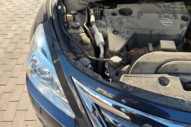 Used Nissan Teana 2014 Duke 2.5L XV-VIP Luxury Edition Engine Bay Right