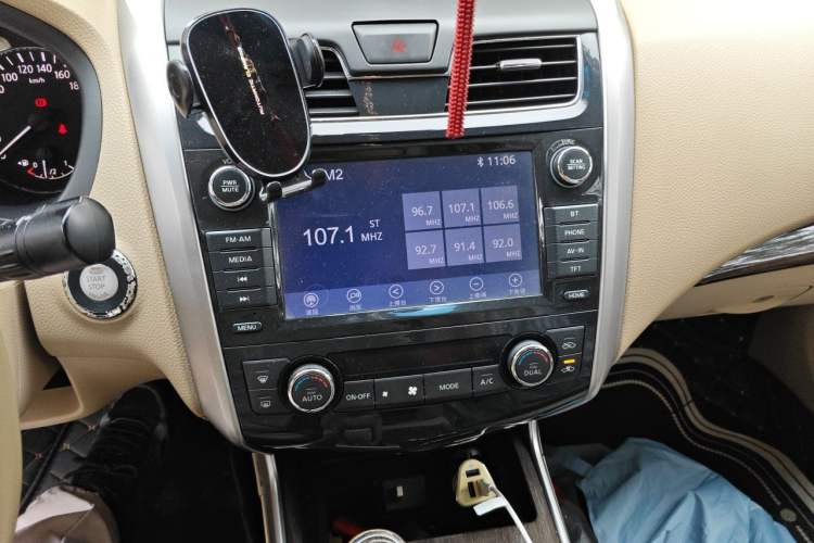 Used Nissan Teana 2014 Duke 2.5L XV Deluxe Edition Audio And AC Panel