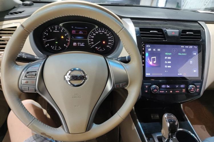 Used Nissan Teana 2014 2.0L XL Upper Tech Edition Center Console