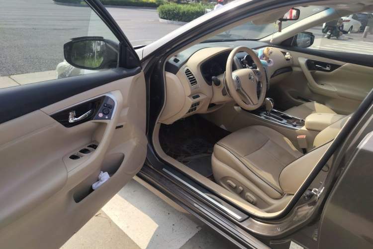 Used Nissan Teana 2014 Duke 2.5L XV-VIP Luxury Edition Driver Seat