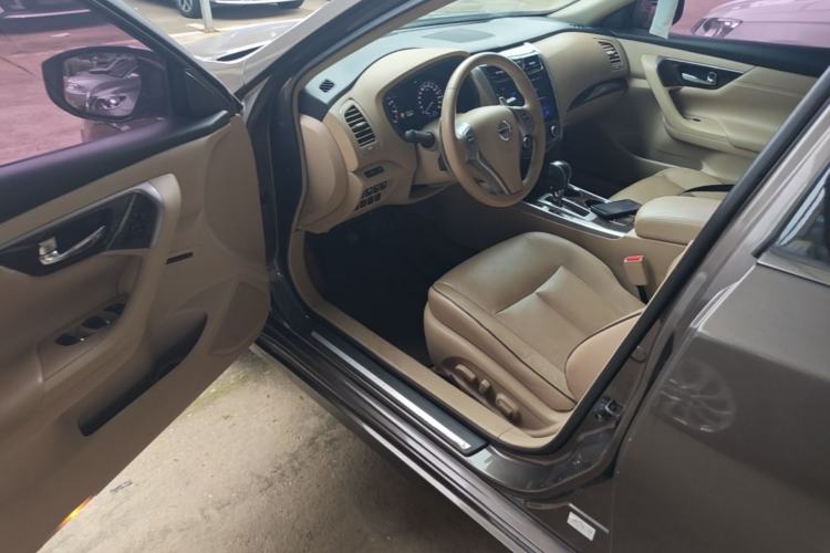 Used Nissan Teana 2014 Duke 2.5L XV Deluxe Edition Driver Seat