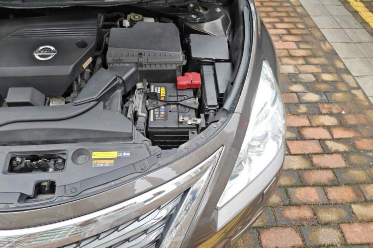 Used Nissan Teana 2014 Duke 2.5L XV Deluxe Edition Engine Bay Left