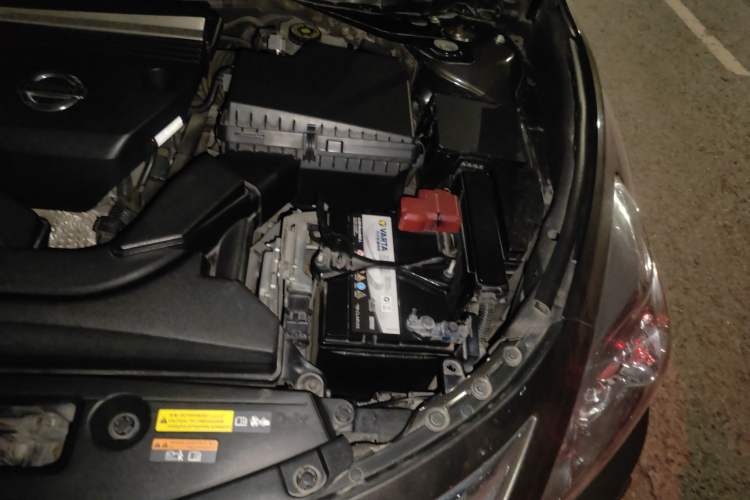 Used Nissan Teana 2014 Duke 2.5L XV Deluxe Edition Engine Bay Left