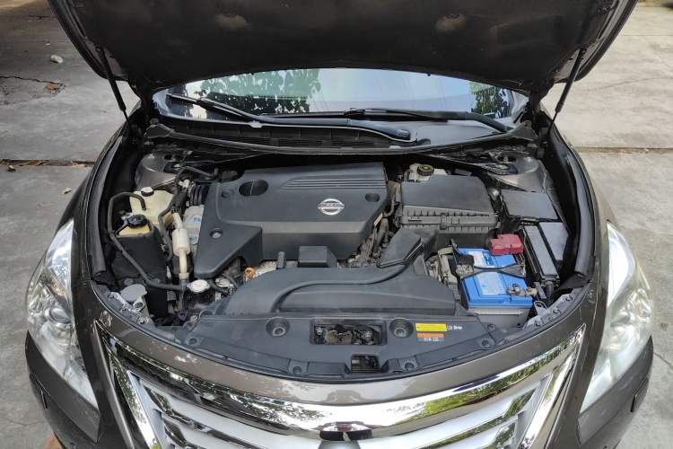 Used Nissan Teana 2014 Duke 2.5L XV Deluxe Edition Engine Bay