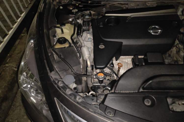 Used Nissan Teana 2014 Duke 2.5L XV Deluxe Edition Engine Bay Right