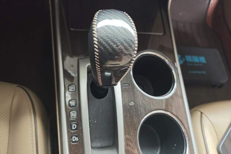 Used Nissan Teana 2014 Duke 2.5L XV Deluxe Edition Gear Lever